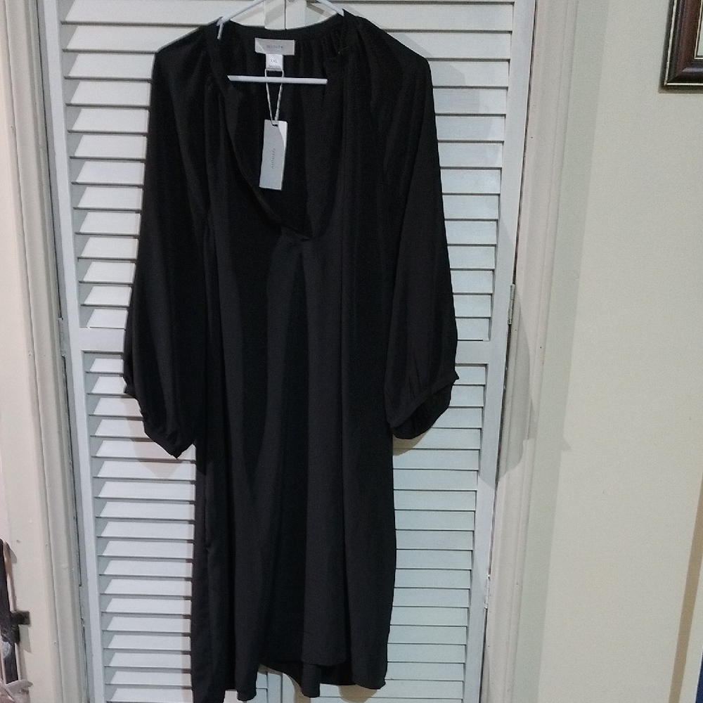 refinity Black deep v Neck Bishop Sleeve Dress Size XXL.  Jl5GW3